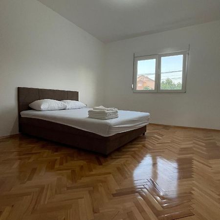 Entire Spacious Apartment With Free Parking Ποντγορίτσα Εξωτερικό φωτογραφία