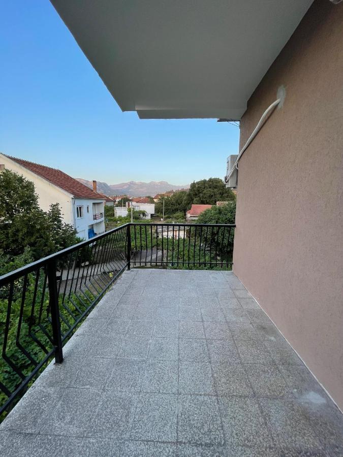 Entire Spacious Apartment With Free Parking Ποντγορίτσα Εξωτερικό φωτογραφία