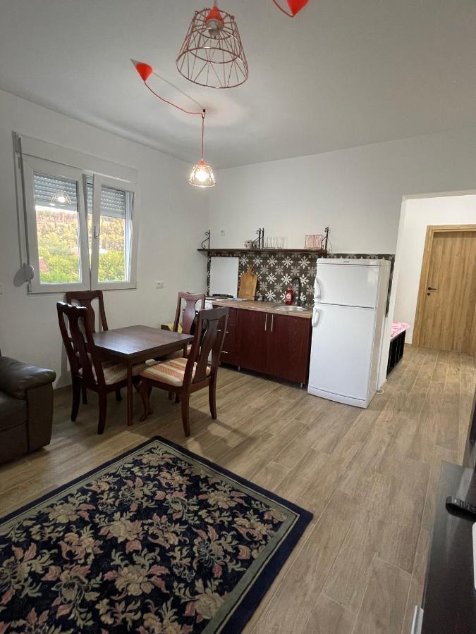 Entire Spacious Apartment With Free Parking Ποντγορίτσα Εξωτερικό φωτογραφία
