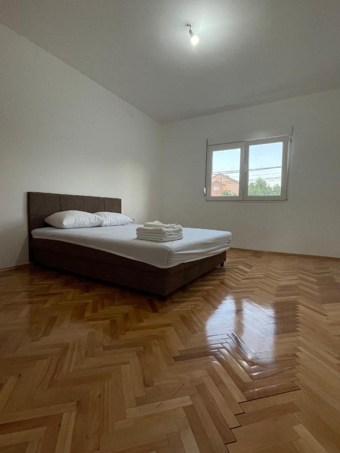 Entire Spacious Apartment With Free Parking Ποντγορίτσα Εξωτερικό φωτογραφία